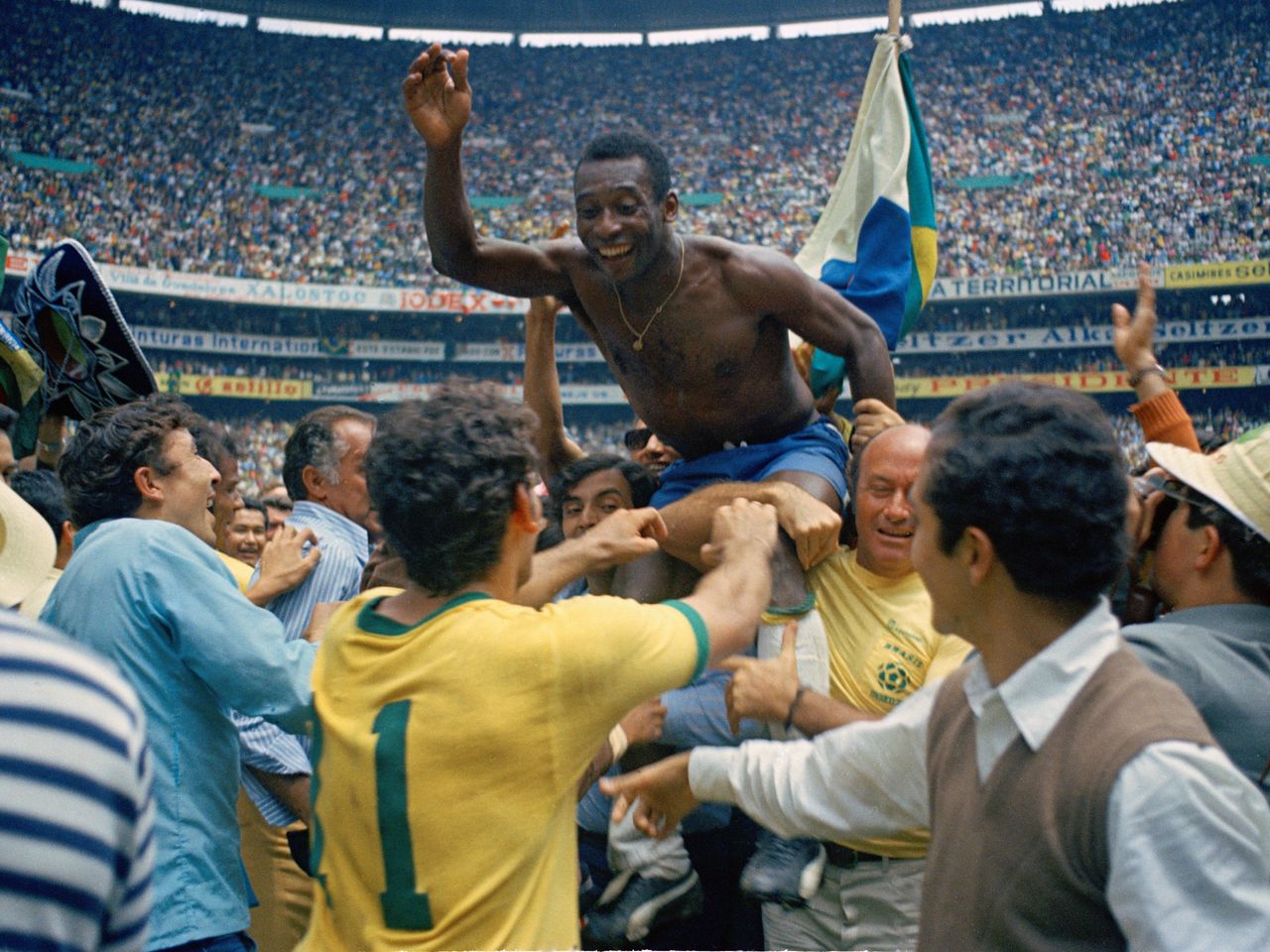 Cầu thủ vô địch World Cup nhiều nhất Thế giới gọi tên Pele với 3 lần đăng quang