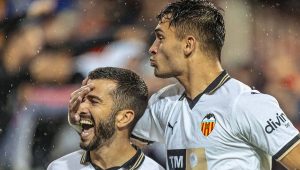 Niềm vui chiến thắng của Valencia cũng chính là nỗi buồn thua trận của Cadiz
