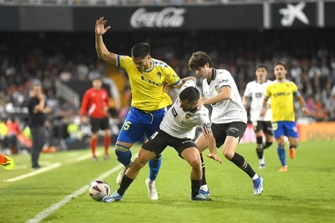 Kết quả Valencia đấu với Cádiz - Chiến thắng nhẹ nhàng cho ''bầy dơi''