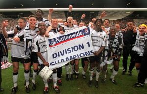 Lên hạng vào mùa giải 2001/2002 là một trong những dấu ấn lịch sử vô cùng đáng nhớ của Fulham