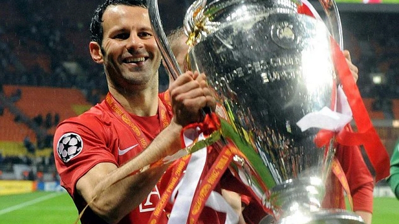 Ryan Giggs với MU cũng giành được mọi danh hiệu lớn